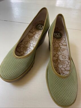 Fly London Spring green Perforated Wedge Pumps EU sz 41 (US 9.5-10)